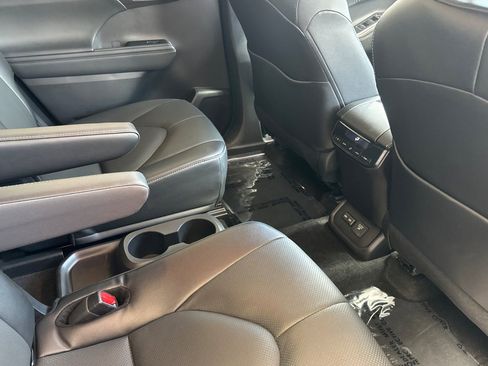 Certified 2026 Toyota Highlander Limited AWD/4WD image 16