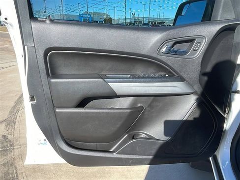 Used 2021 Chevrolet Colorado LT w/ LT Convenience Package image 16