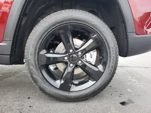 New 2025 Jeep Grand Cherokee Limited w/ Black Appearance Package AWD/4WD image 9