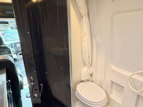 Used 2017 Mercedes-Benz Sprinter 3500 image 77