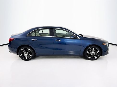 Used 2022 Mercedes-Benz A 220 image 9