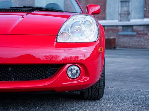Used 2003 Toyota MR2 image 12