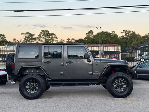 Used 2017 Jeep Wrangler Unlimited Sport w/ Connectivity Group image 11