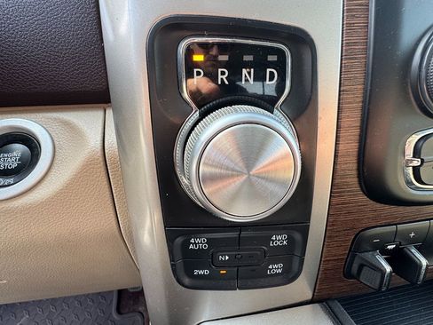 Used 2017 RAM 1500 Laramie AWD/4WD image 19