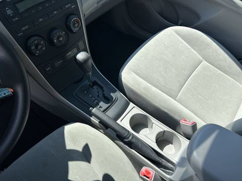 Used 2013 Toyota Corolla L FWD image 22