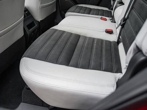 New 2025 Mitsubishi Outlander SE image 30