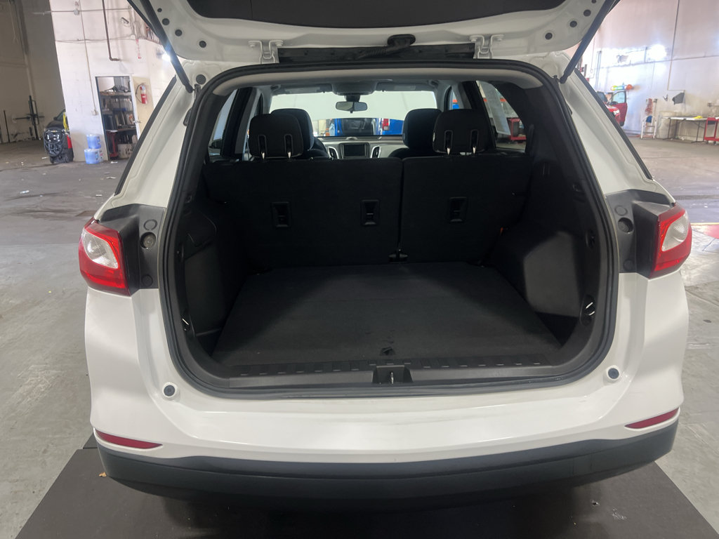 Used 2020 Chevrolet Equinox LS w/ LS Convenience Package AWD/4WD image 27