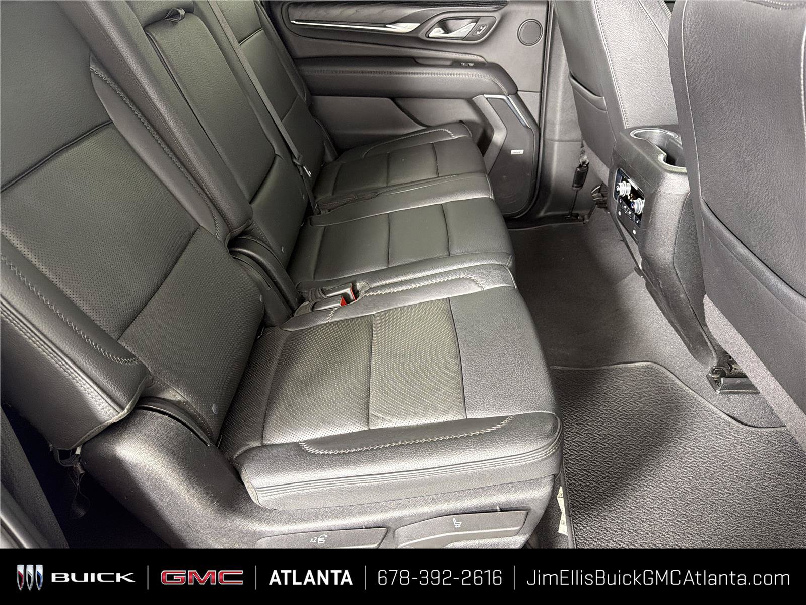 Used 2024 GMC Yukon XL Denali RWD image 14