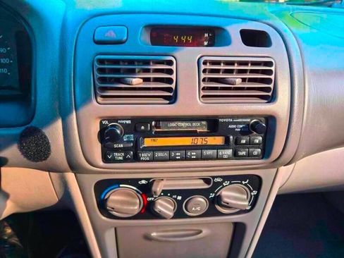 Used 1999 Toyota Corolla LE image 18