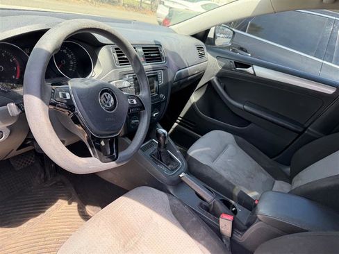 Used 2017 Volkswagen Jetta S image 5