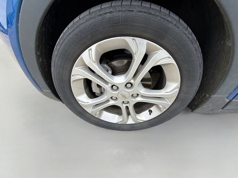 Used 2020 Chevrolet Bolt LT FWD image 11