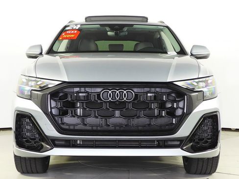 Used 2024 Audi Q8 Premium Plus w/ Premium Plus Package AWD/4WD image 3