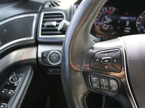 Used 2017 Ford Explorer Platinum image 36