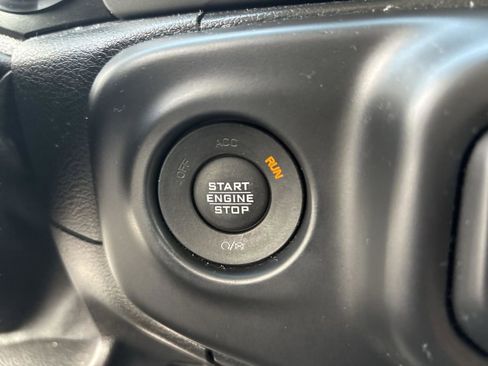 Used 2018 Jeep Wrangler Unlimited Sport S image 29