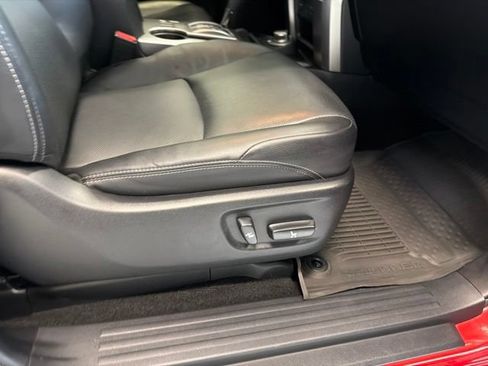 Used 2024 Toyota 4Runner Limited AWD/4WD image 18
