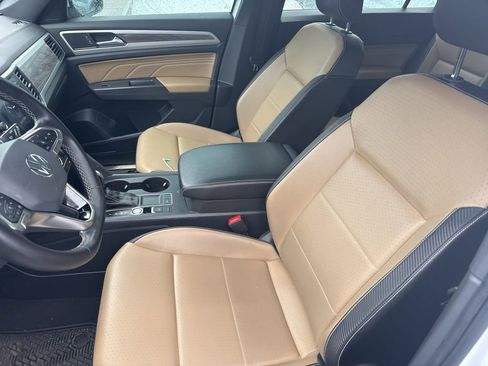 Used 2021 Volkswagen Atlas Cross Sport SE image 13