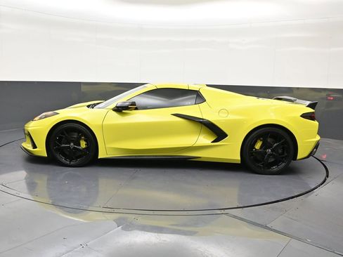 Used 2022 Chevrolet Corvette Stingray Preferred Conv w/ Z51 Performance Package RWD image 2