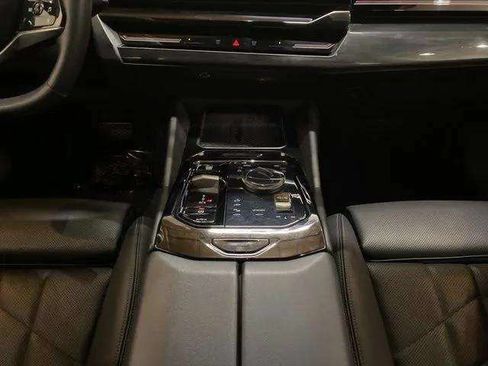 Used 2024 BMW 530i RWD image 78