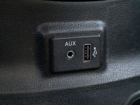 Used 2018 Nissan Versa Note SV image 31