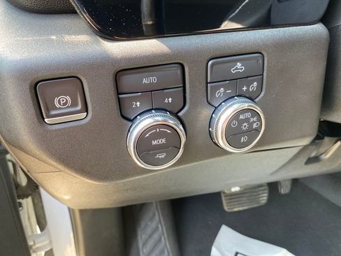 Used 2022 GMC Sierra 1500 Elevation AWD/4WD image 39