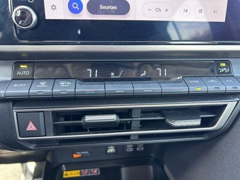 Used 2025 Toyota Camry LE image 14