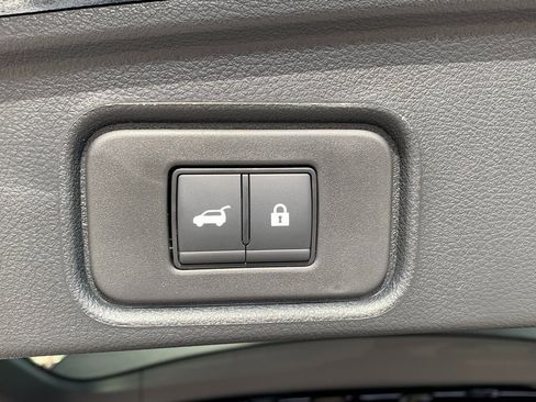 New 2025 Nissan Pathfinder SL image 6