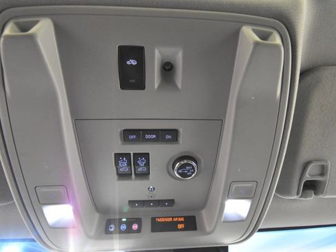 Used 2020 Cadillac Escalade Premium Luxury AWD/4WD image 35