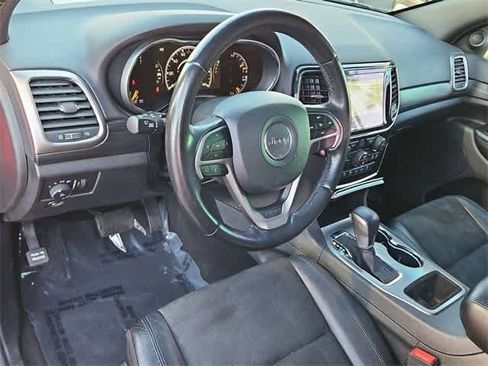 Used 2019 Jeep Grand Cherokee Altitude image 10