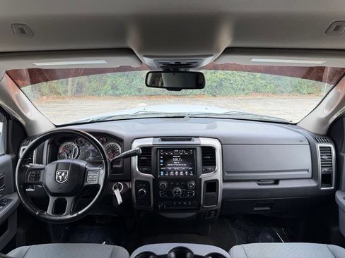 Used 2017 RAM 2500 SLT w/ Luxury Group image 28