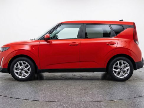 Used 2025 Kia Soul LX w/ LX Technology Package FWD image 5
