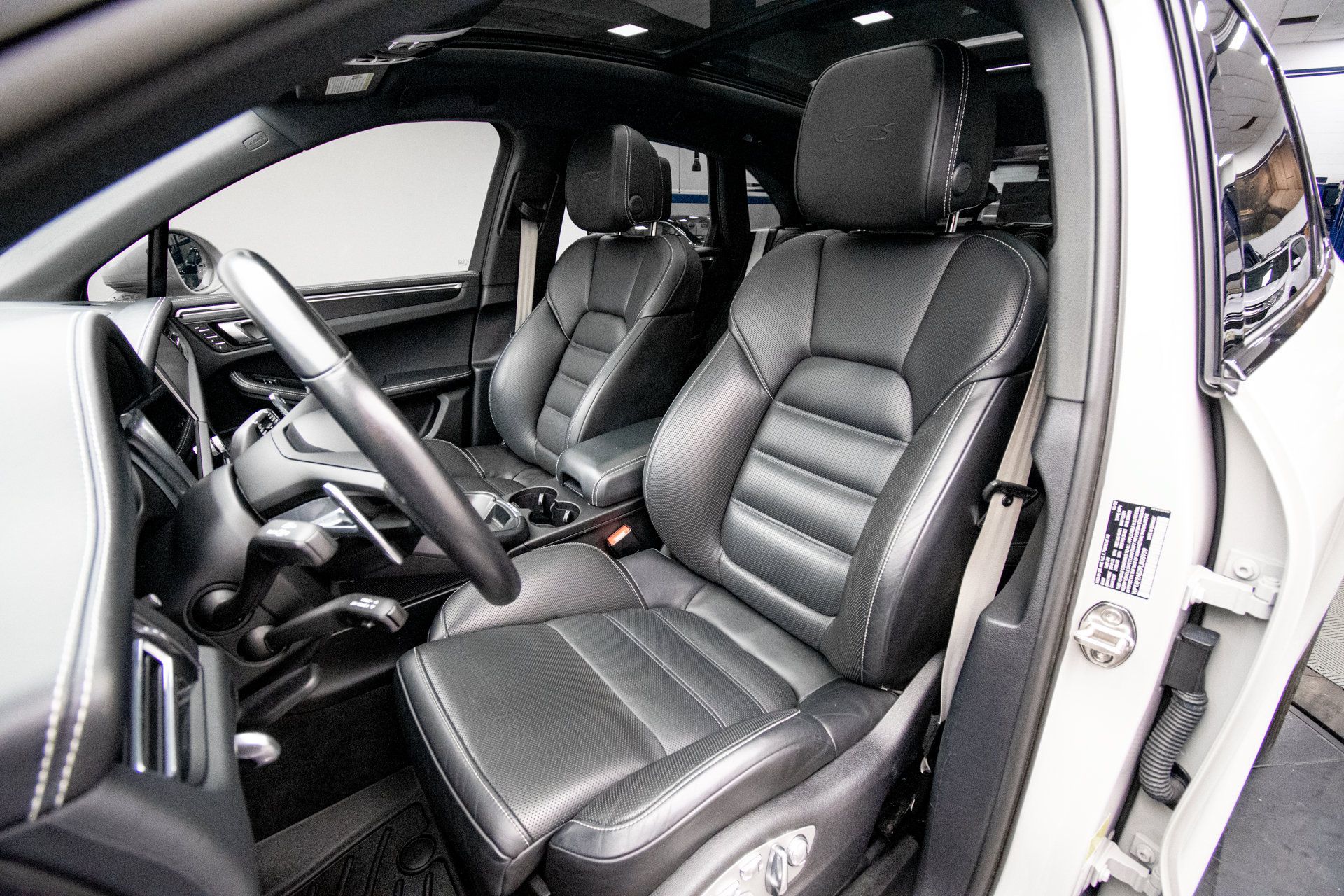 Used 2023 Porsche Macan GTS w/ Premium Package Plus AWD/4WD image 13