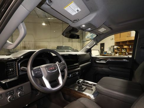 Certified 2024 GMC Sierra 1500 Elevation w/ X31 Off-Road Package image 9