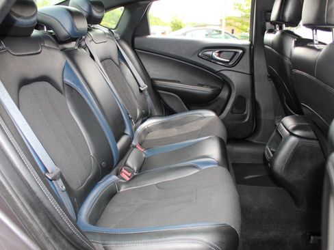 Used 2016 Chrysler 200 S AWD/4WD image 18