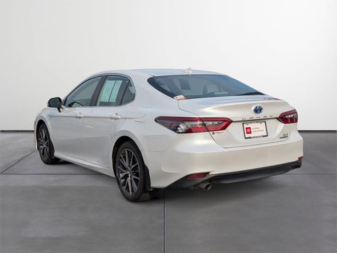 Used 2023 Toyota Camry XLE image 4