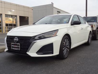 Used 2025 Nissan Altima 2.5 SV
