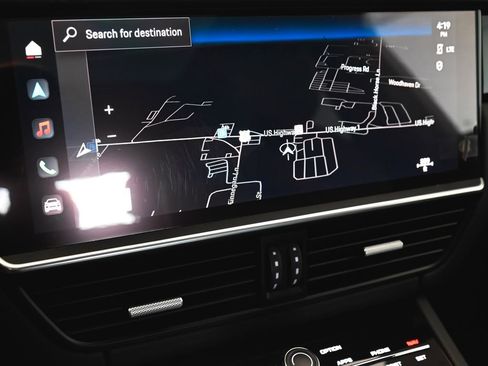 Used 2022 Porsche Cayenne Coupe image 20