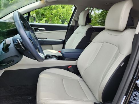 Used 2025 Kia Sportage EX AWD/4WD image 10