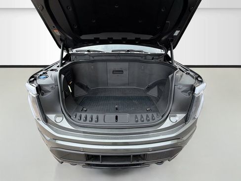 Used 2024 Ford F150 Lightning Platinum image 32