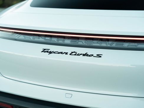 Used 2022 Porsche Taycan Turbo S image 33