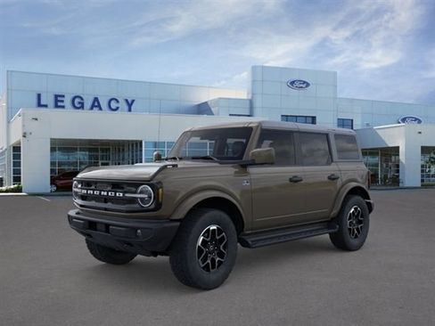 New 2026 Ford Bronco Outer Banks AWD/4WD image 1