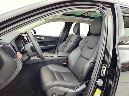 Certified 2023 Volvo XC60 B5 Plus w/ Climate Package image 17