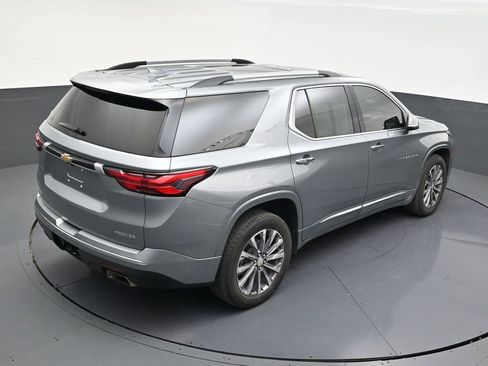 Used 2023 Chevrolet Traverse Premier FWD image 16