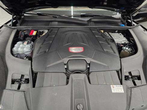 Used 2020 Porsche Cayenne Turbo image 13