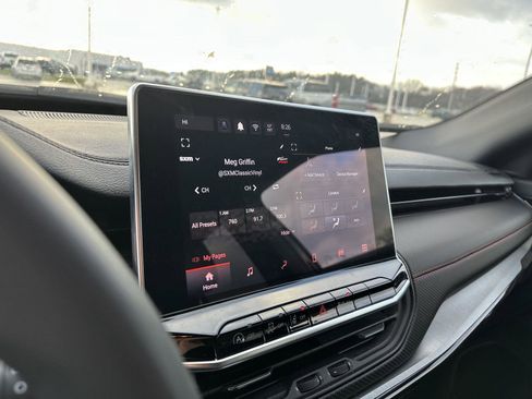 Used 2025 Jeep Compass Trailhawk image 29