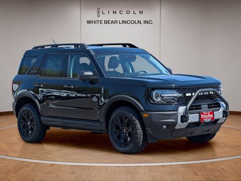 Used 2025 Ford Bronco Sport Outer Banks w/ Sasquatch Outer Banks Package AWD/4WD image 3