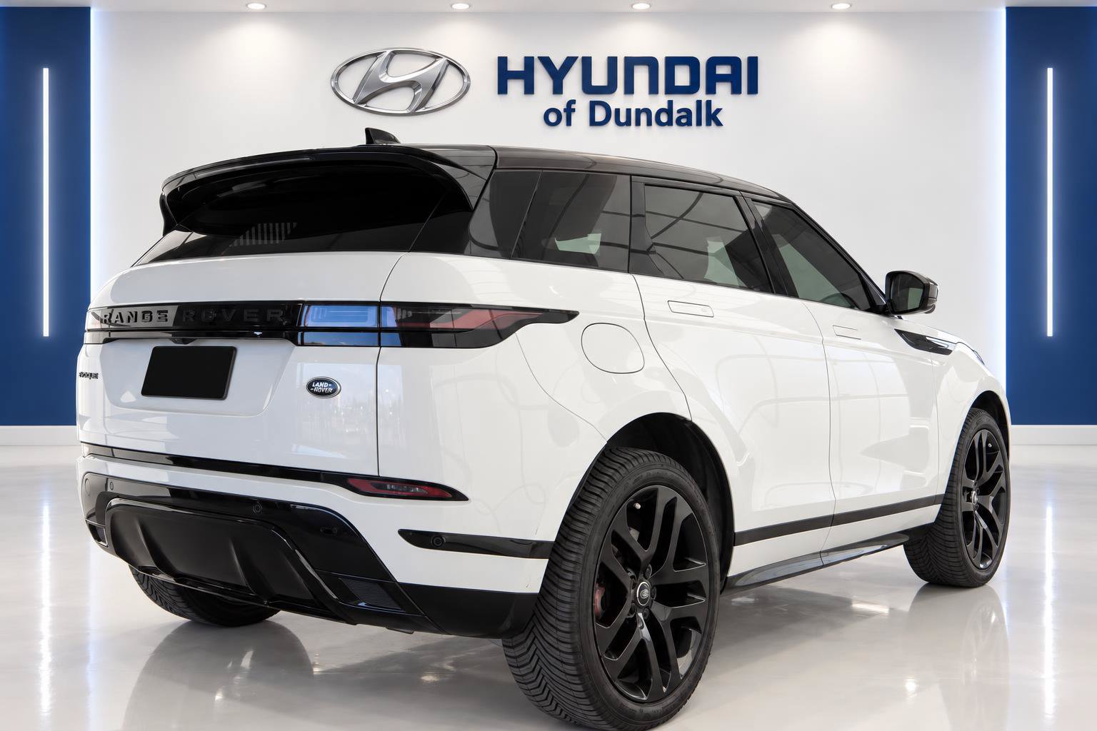 Used 2023 Land Rover Range Rover Evoque R-Dynamic SE AWD/4WD image 4