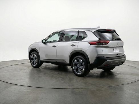 Used 2025 Nissan Rogue SV FWD image 6