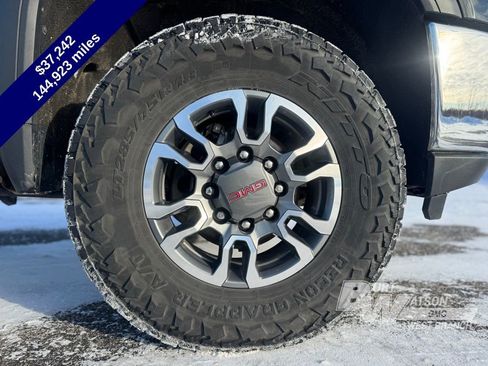 Used 2022 GMC Sierra 2500 SLE w/ SLE Value Package; image 10