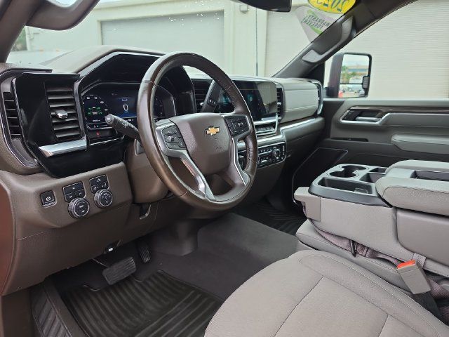 Used 2025 Chevrolet Silverado 2500 LT w/ Convenience Package AWD/4WD image 14