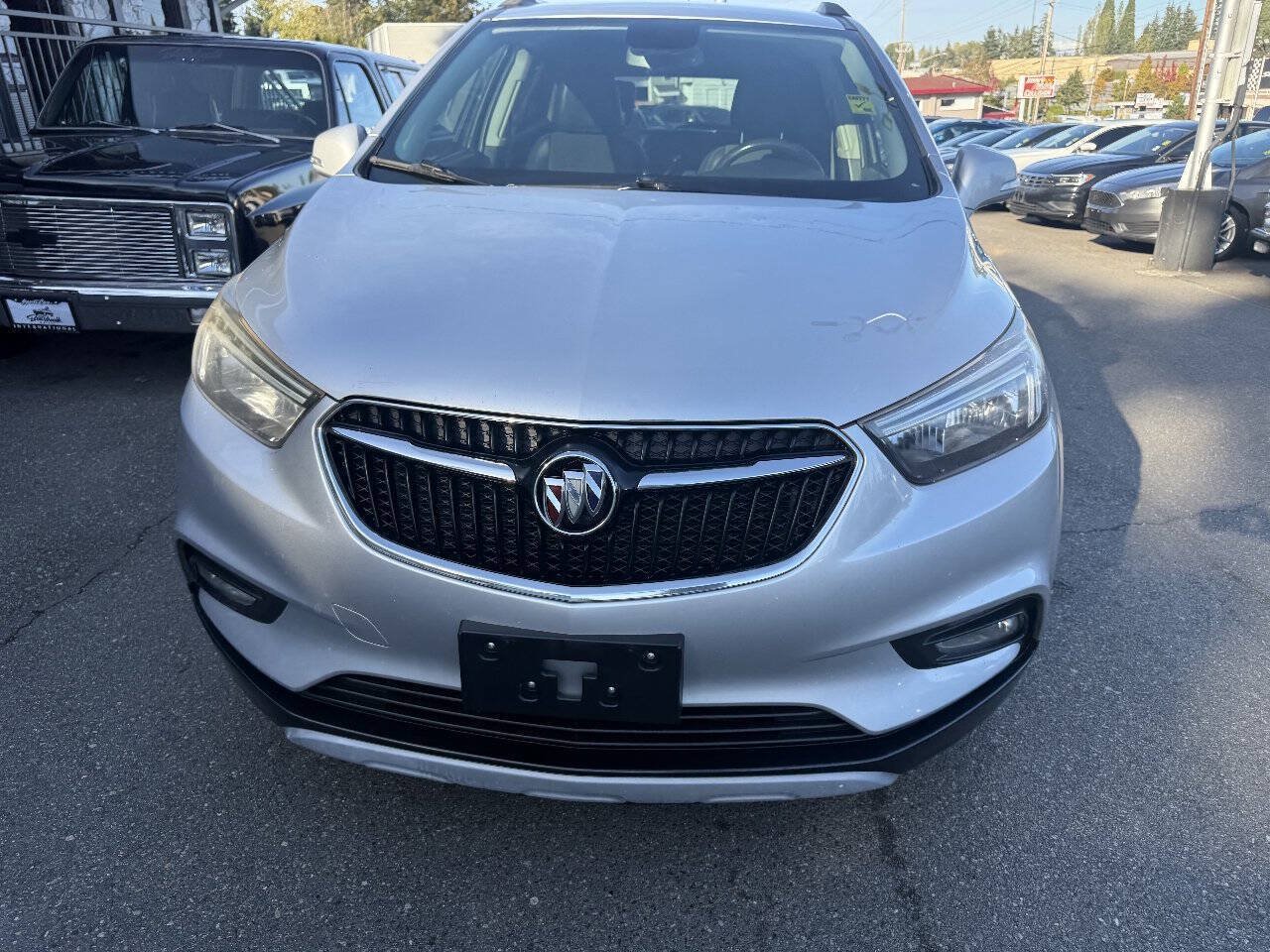 Used 2018 Buick Encore Sport Touring FWD image 2